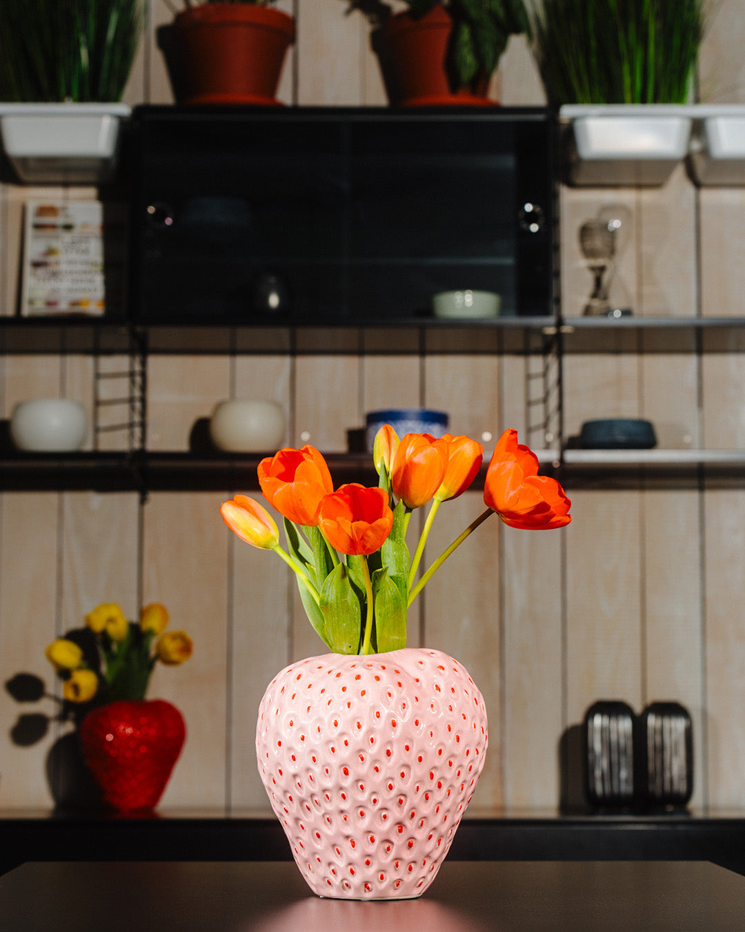 Erdbeervasen in vielen Farben und Formen - italienisches Design!