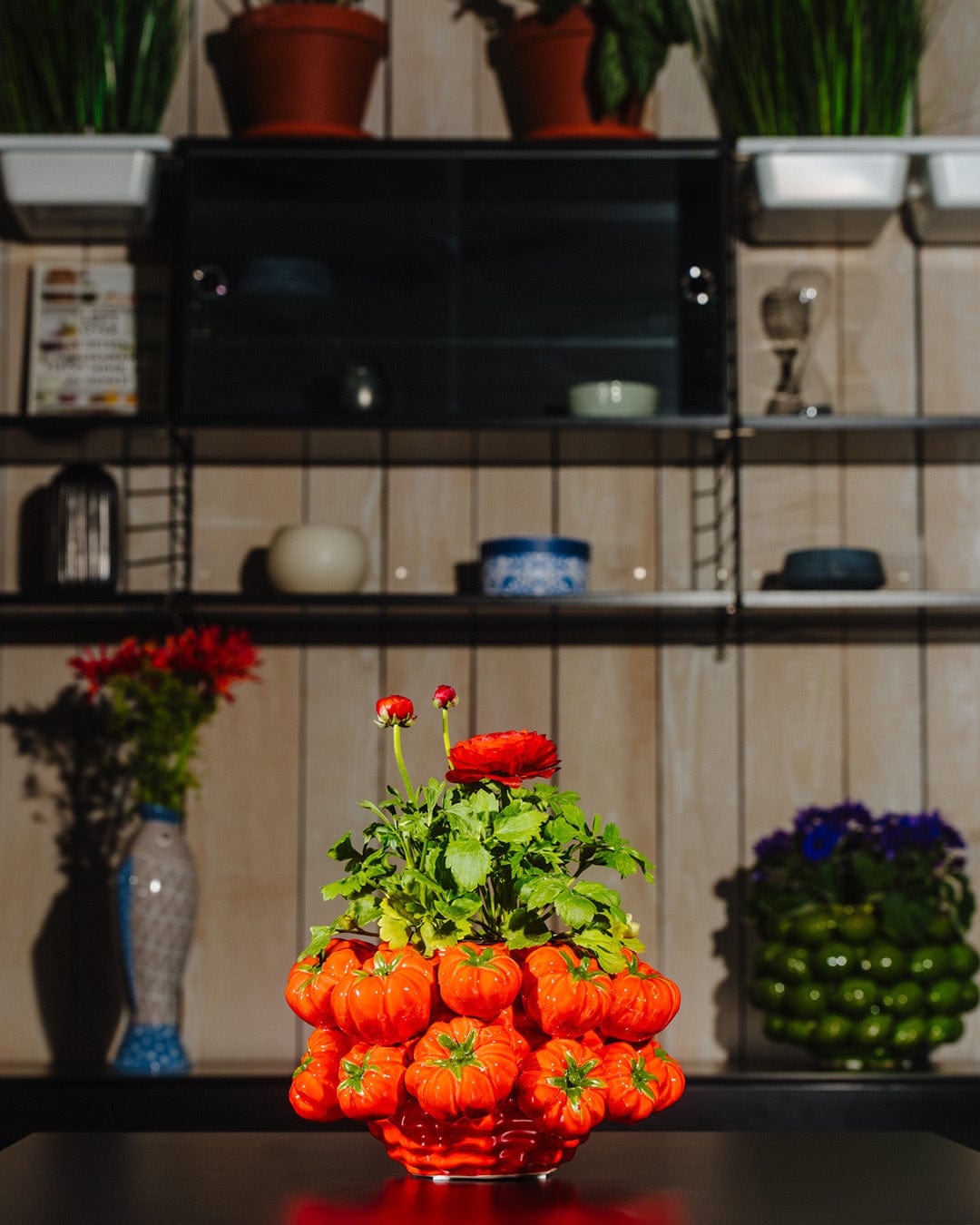 Italiving Keramikvase Designervase neu aus Italien mit roten Tomaten besetzt H 15 cm Ø 26 cm