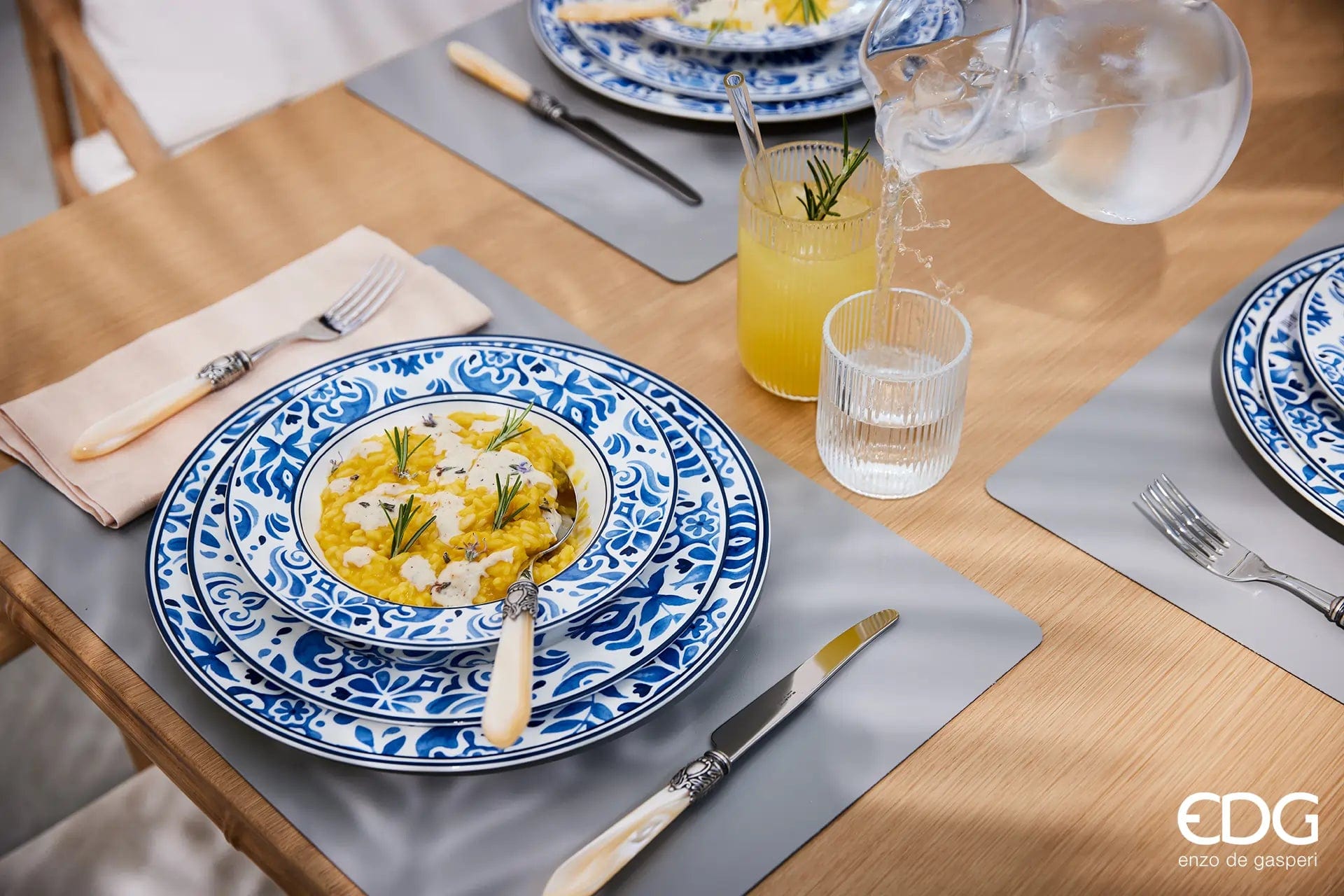 Italiving Teller Suppenteller Serie Capri - Porzellan weiß, blau bemalt T 3,5 Ø 22 cm