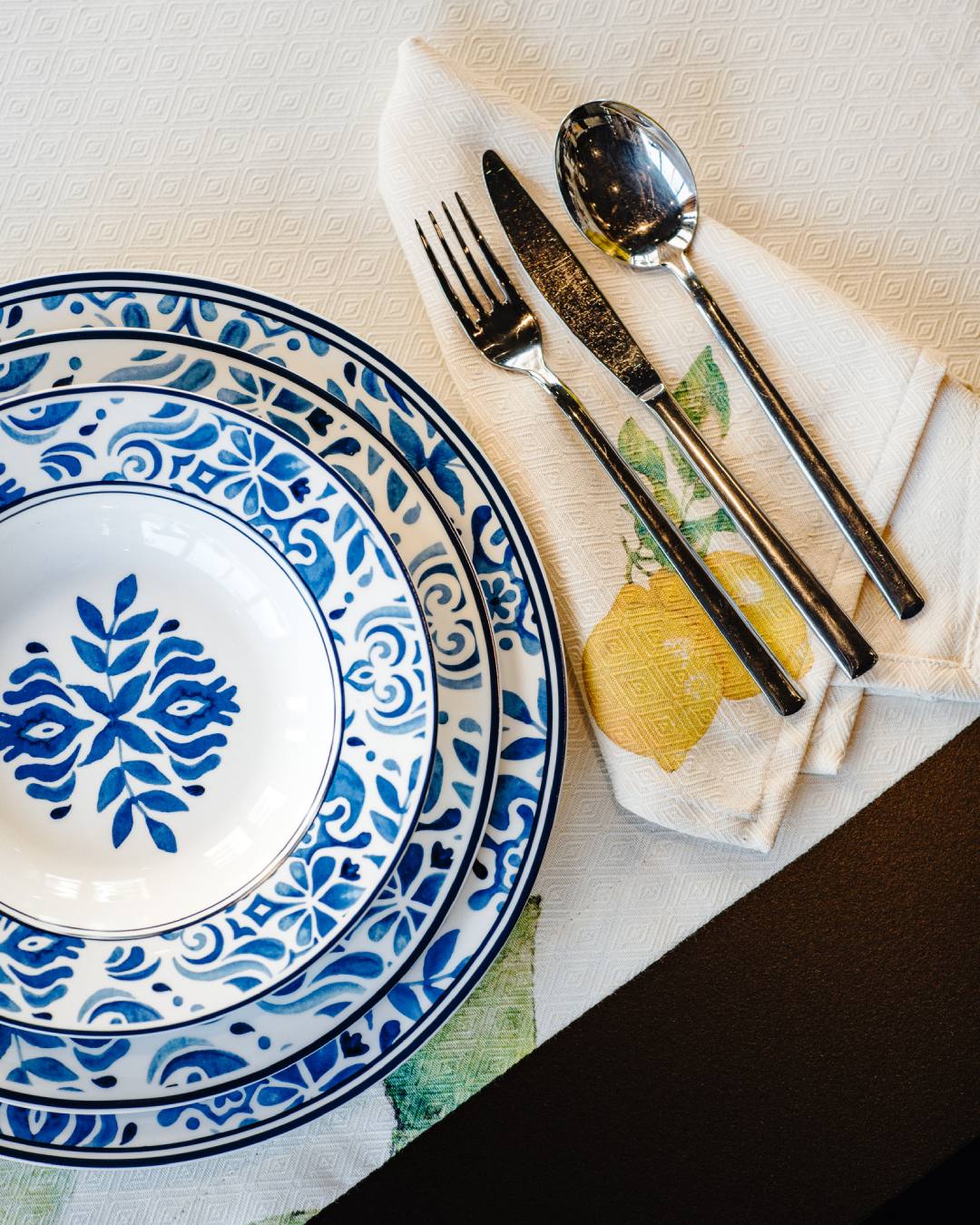 Italiving Teller Suppenteller Serie Capri - Porzellan weiß, blau bemalt T 3,5 Ø 22 cm