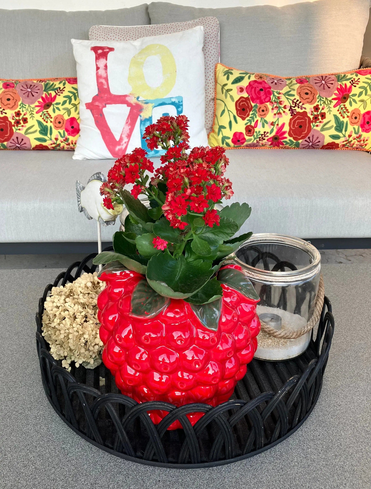 keramikvase in-form einer himbeere glasierte