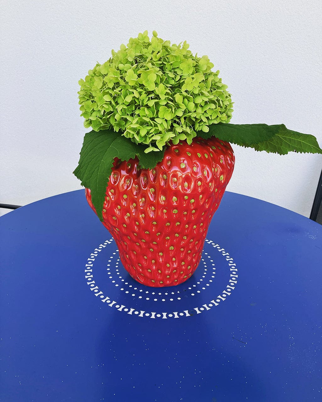 rot keramik erdbeervase