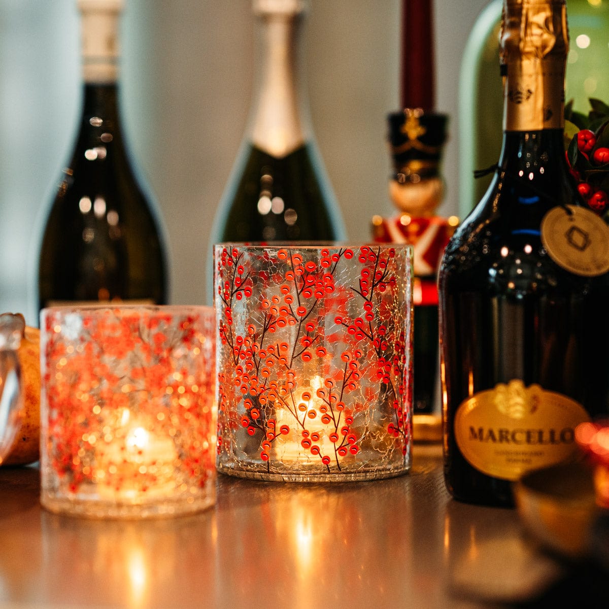 Italiving Kerzenglas Kerzenglas für Teelichter mit roten Beeren und Ästen H 13 cm Ø 12 cm