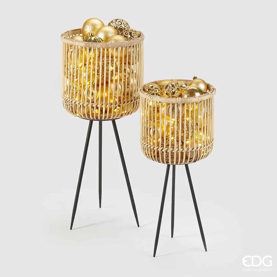 Italiving Kerzenleuchter 2-er Set Bambus Laternen natur auf hohen Beinen Höhe 65 + 47 cm. Mit bunten Kugeln gefüllt, werden die Kerzenleuchter zum perfekten Dekoobjekt..