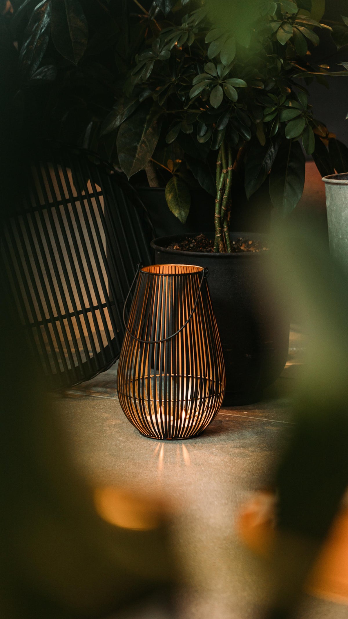 Italiving Laterne Runde Bodenlaterne mit Henkel und Stabmuster Höhe 34 cm Ø 22 cm