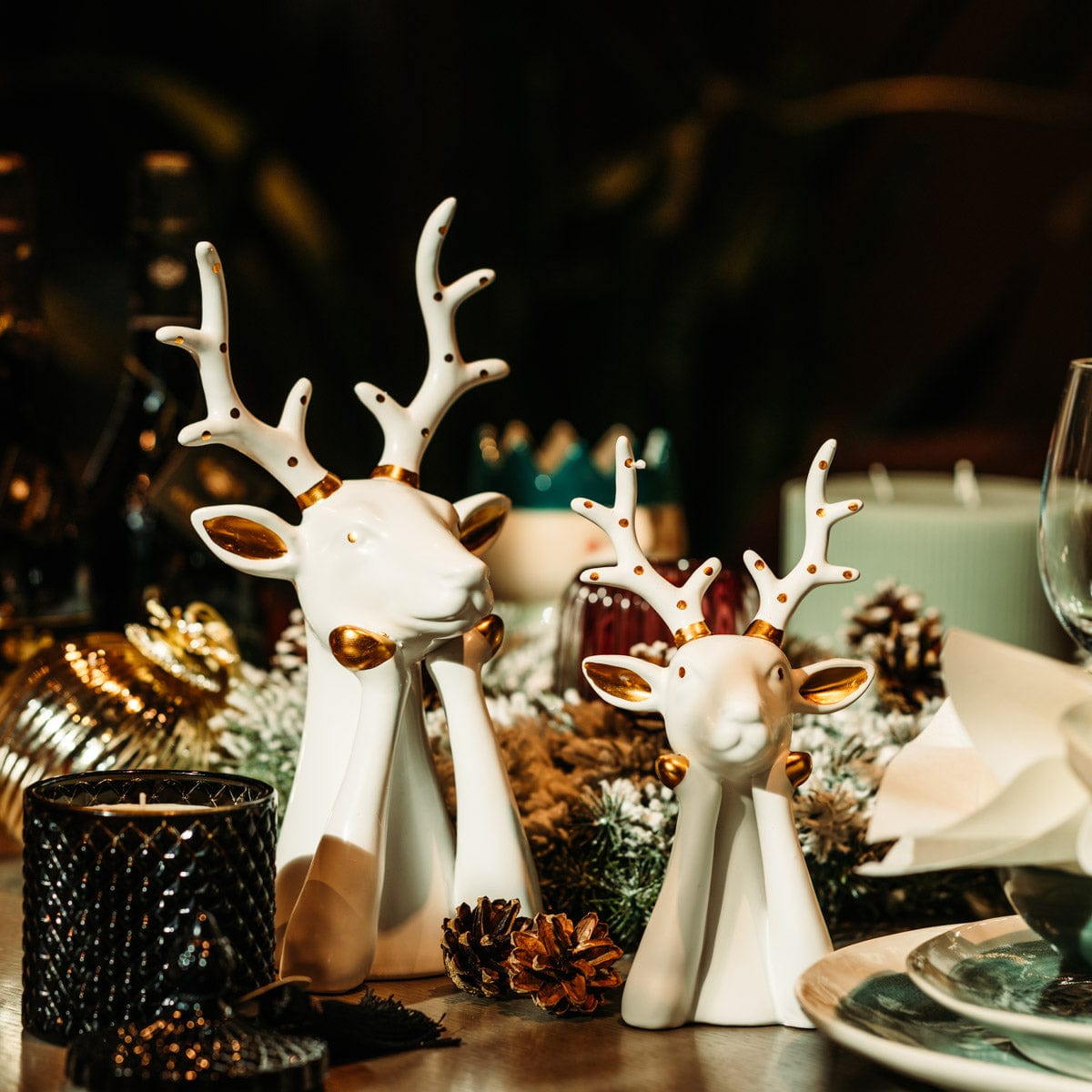 Italiving Skulptur Wohnzimmerdeko Skulptur denkendes Rentier- glasierte Keramik H 27 cm