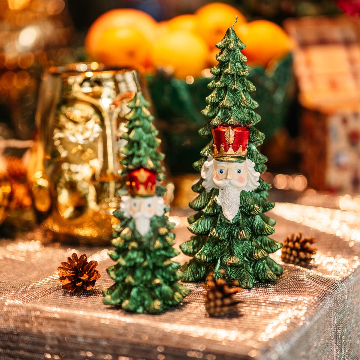 Italiving Weihnachtskerze Tannenbaumkerze mit Weihnachtssoldaten H 26 cm