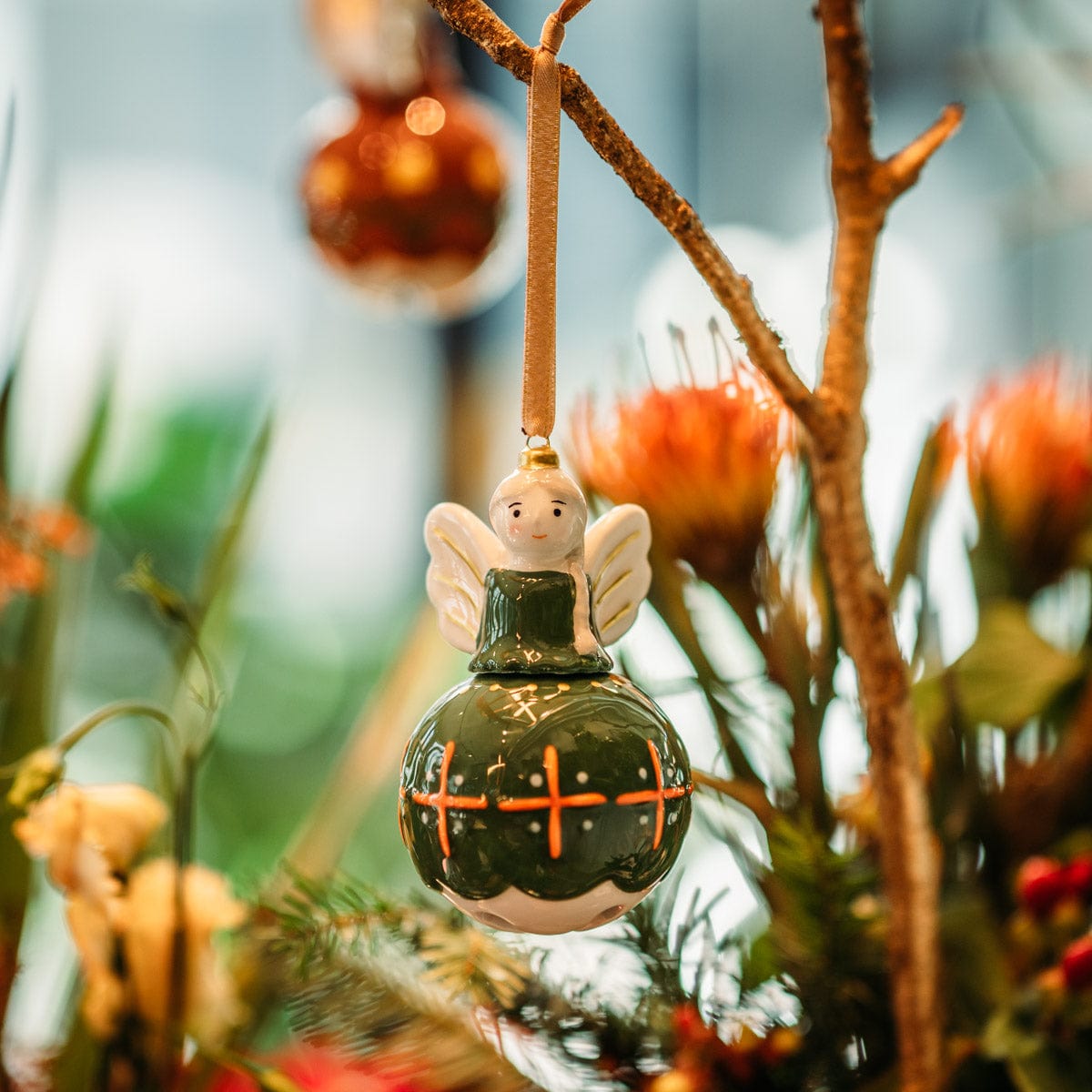 Italiving Weihnachtskugeln 4er-Set Engel als Weihnachtskugeln - bemalte Keramik